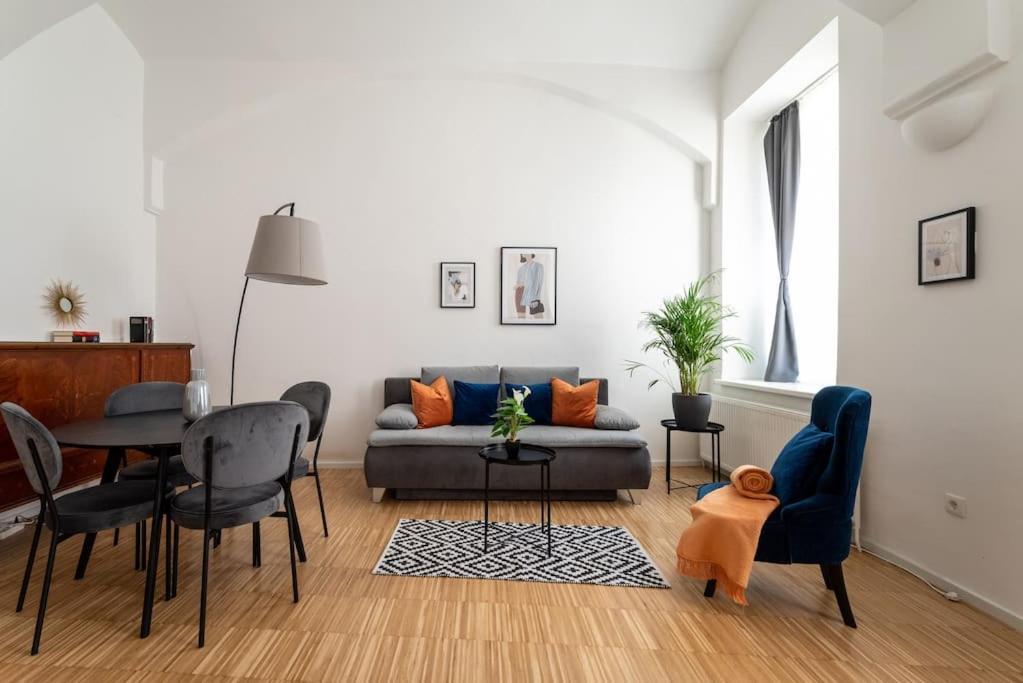 Pristine 1Br Steps From City By Hm Viyana Dış mekan fotoğraf