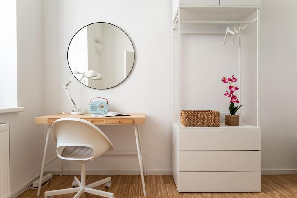 Pristine 1Br Steps From City By Hm Viyana Dış mekan fotoğraf