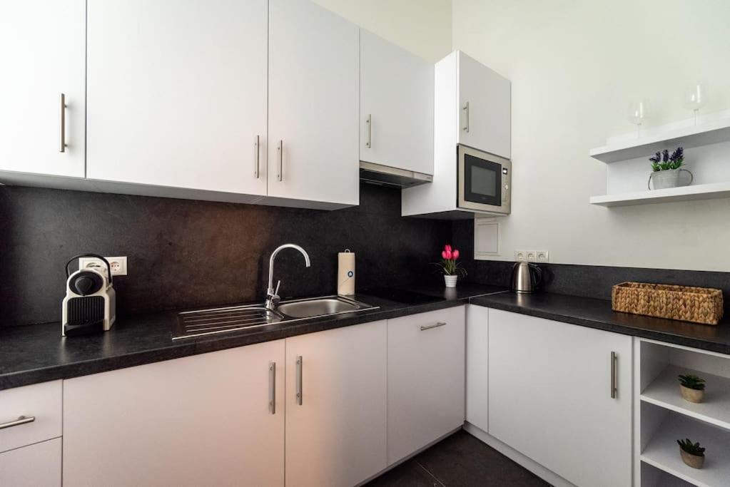 Pristine 1Br Steps From City By Hm Viyana Dış mekan fotoğraf