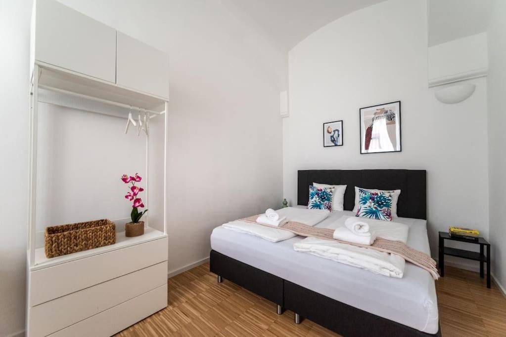 Pristine 1Br Steps From City By Hm Viyana Dış mekan fotoğraf